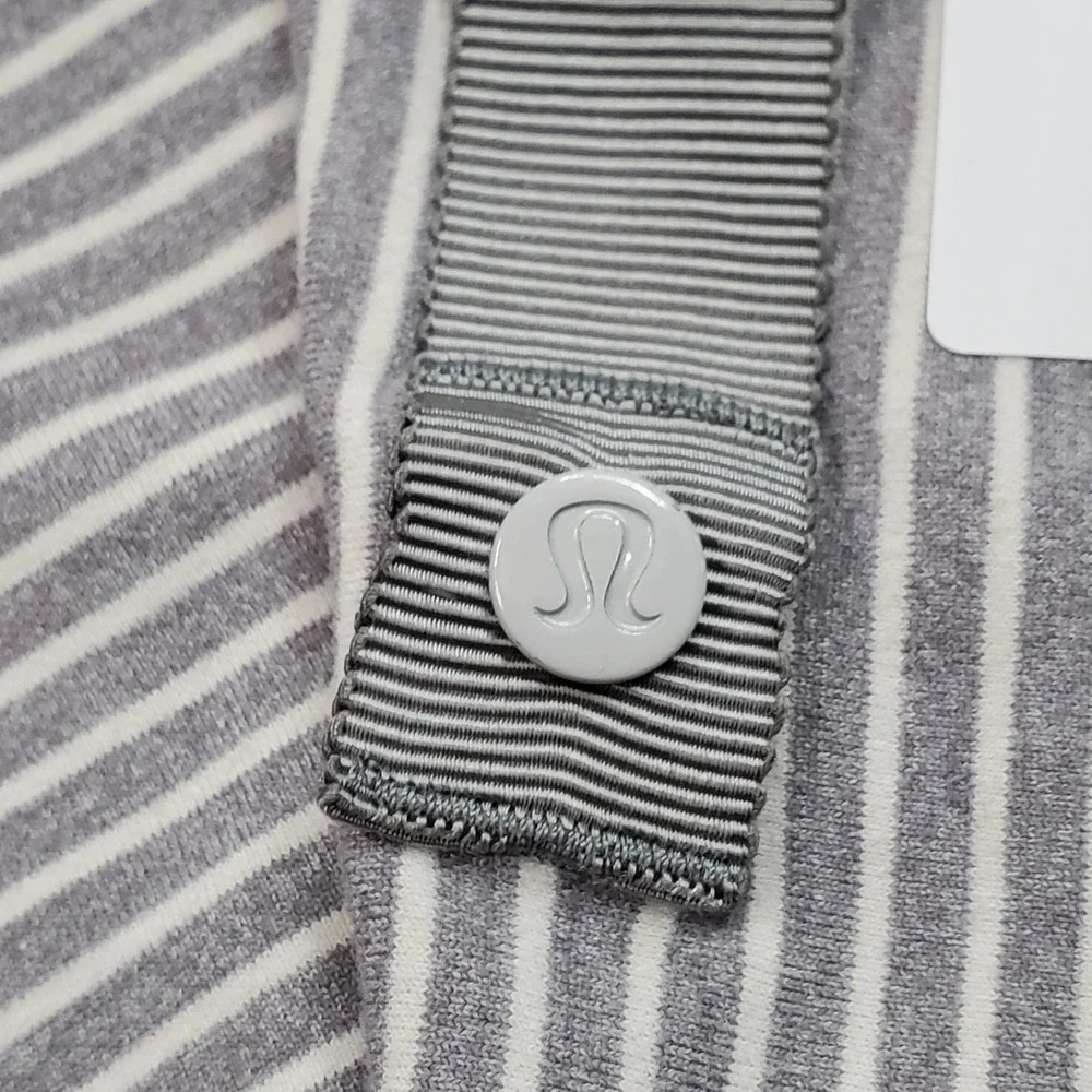 Lululemon Vinyasa Herringbone Infinity Snap Gray Striped Snap Button Logo
